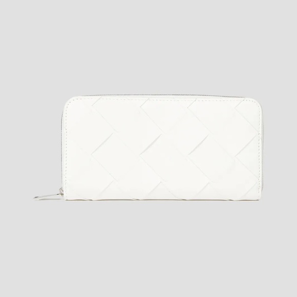 NEW Bottega Venetta White Zip Wallet - Picture 2 of 9